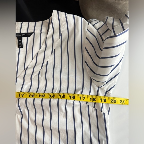 WHBM The Carmen Stripe Print V-Neck Blouse 3/4 Bell Sleeve White Sz 10 - Picture 9 of 12